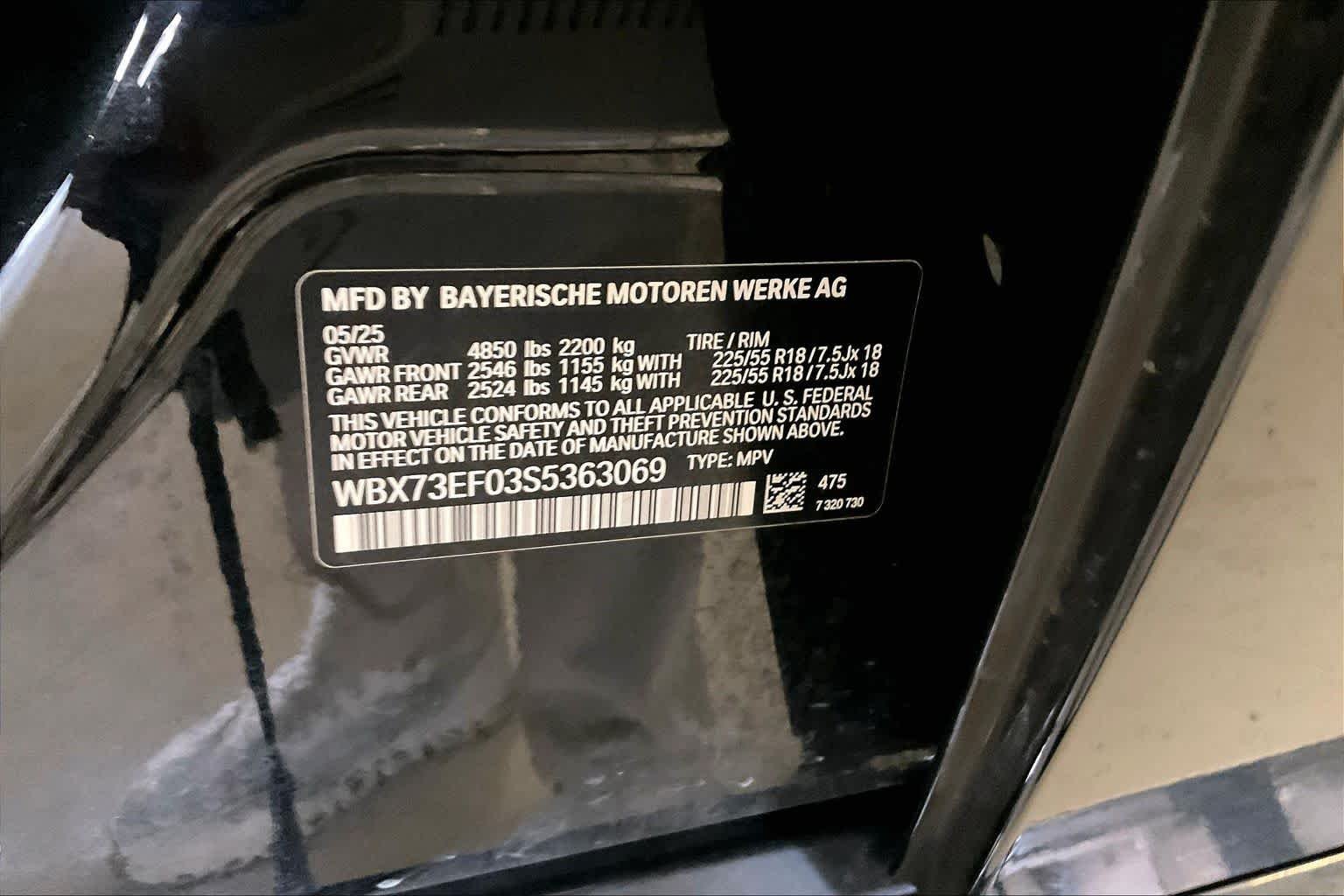 New 2025 Black Sapphire Metallic BMW xDrive28i image 32