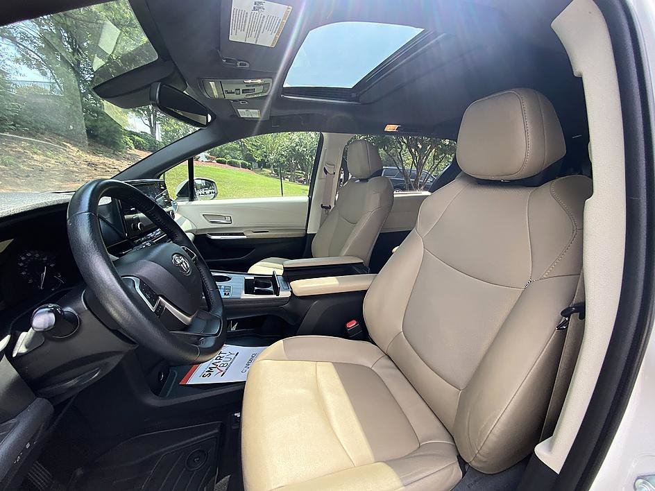 Used 2021 Blizzard Pearl Toyota XLE image 9