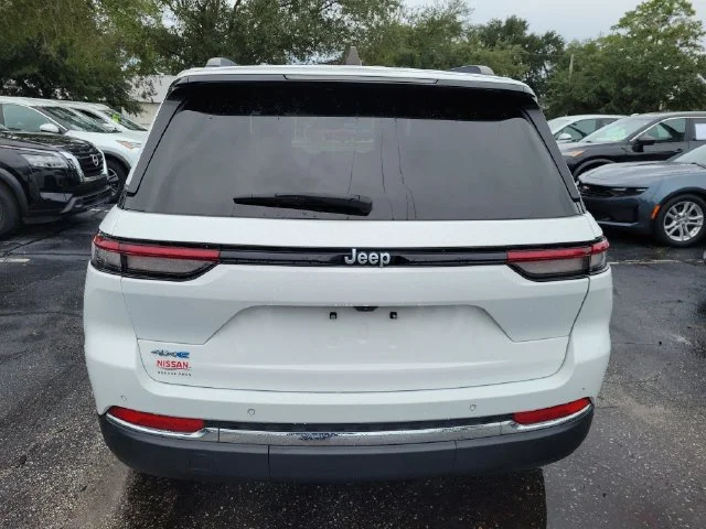 Used 2024 White Jeep 4xe image 8