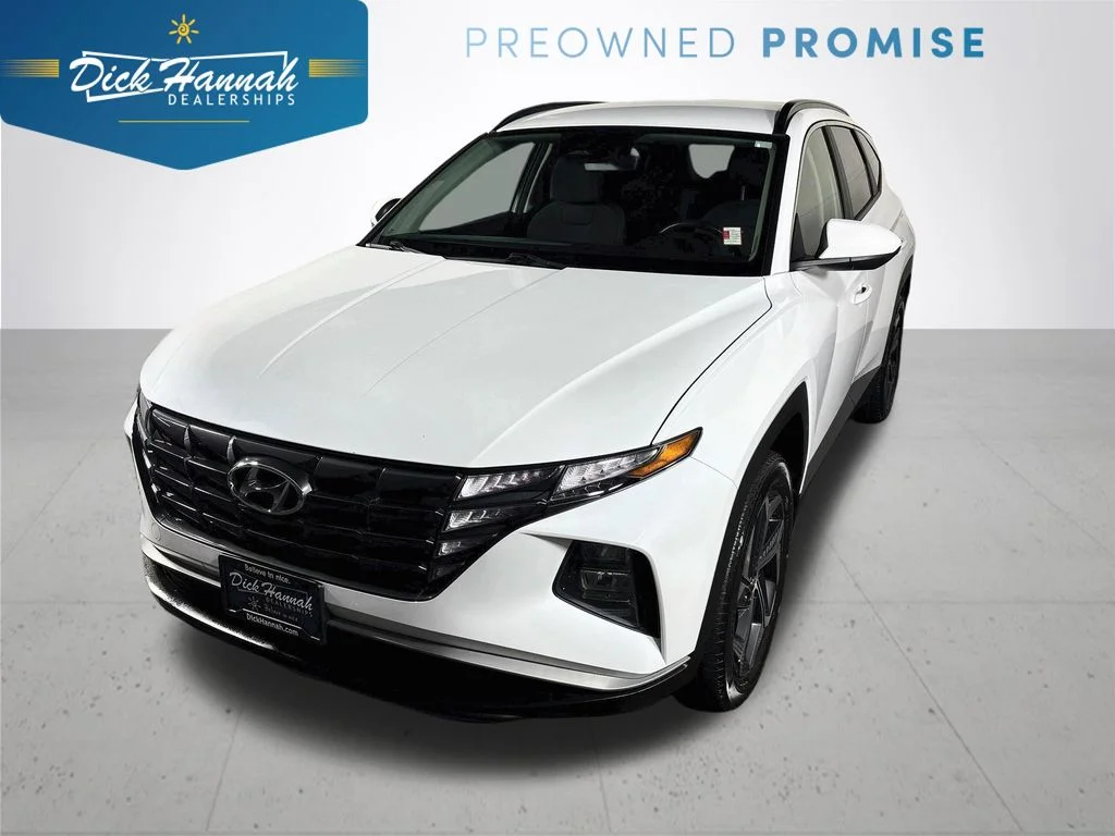 Used 2024 White Hyundai SEL image 1