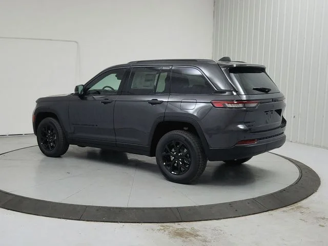New 2026 Baltic Gray Metallic Clearcoat Jeep Altitude image 5