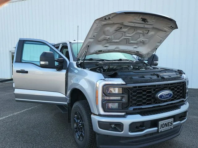 Used 2023 Silver Ford XL image 11