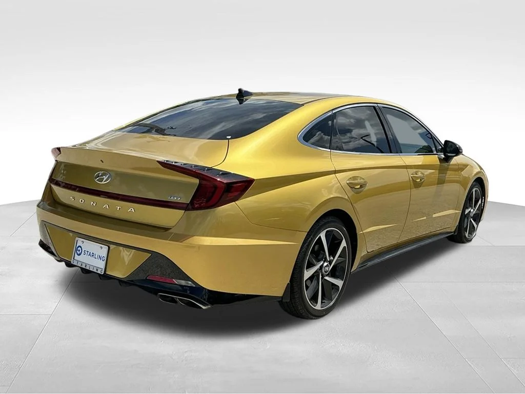 Used 2021 Yellow Hyundai SEL Plus image 9