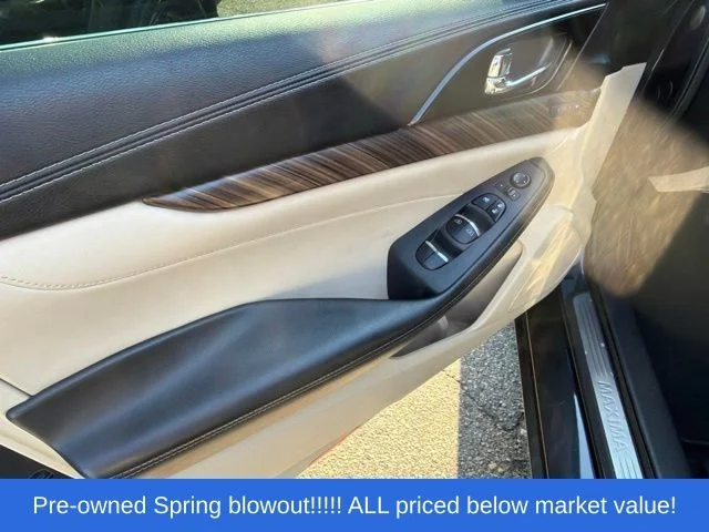 Used 2016 Blue Nissan Platinum image 17