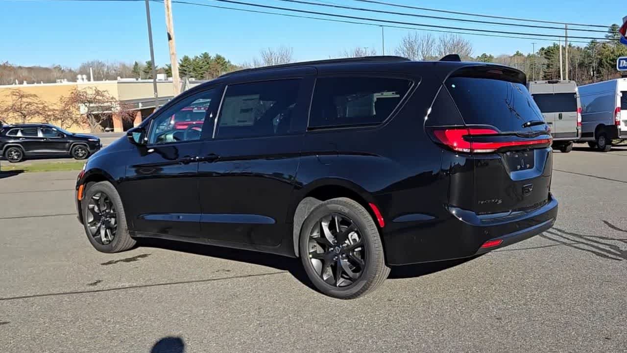 2026 Chrysler Pacifica Select - Photo 6