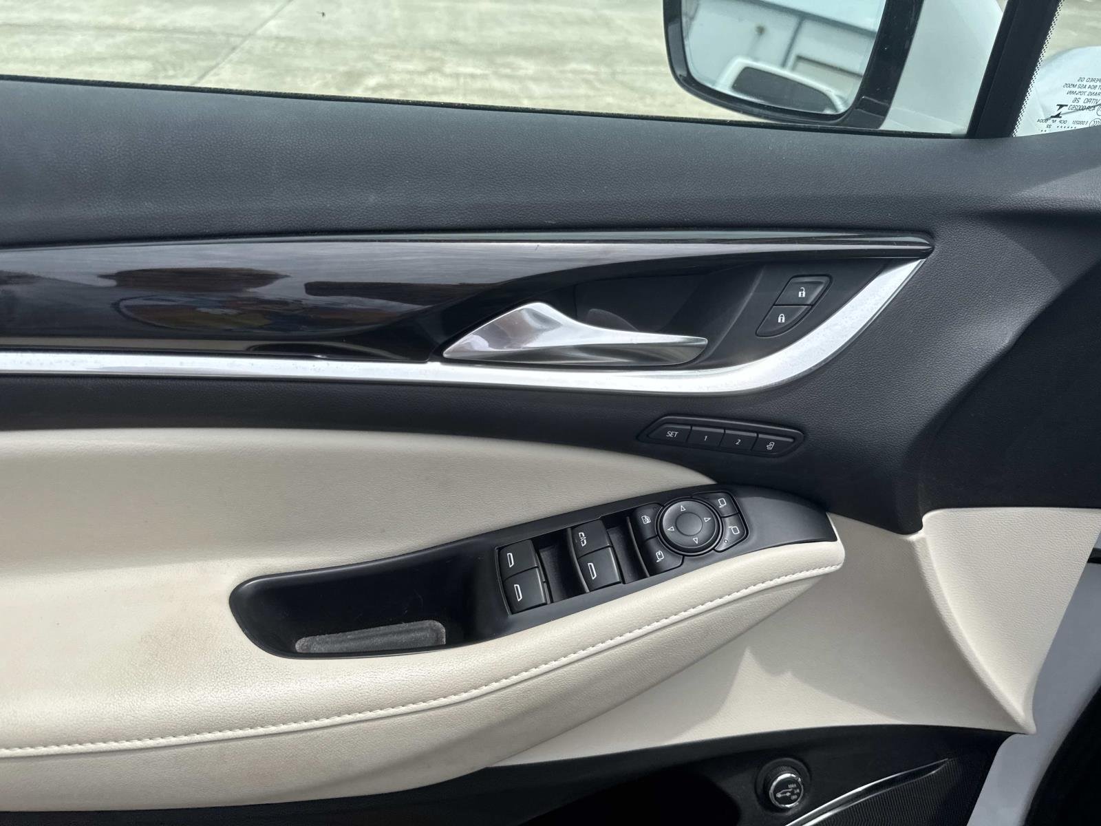 Used 2022 White Frost Tricoat Buick Premium image 19
