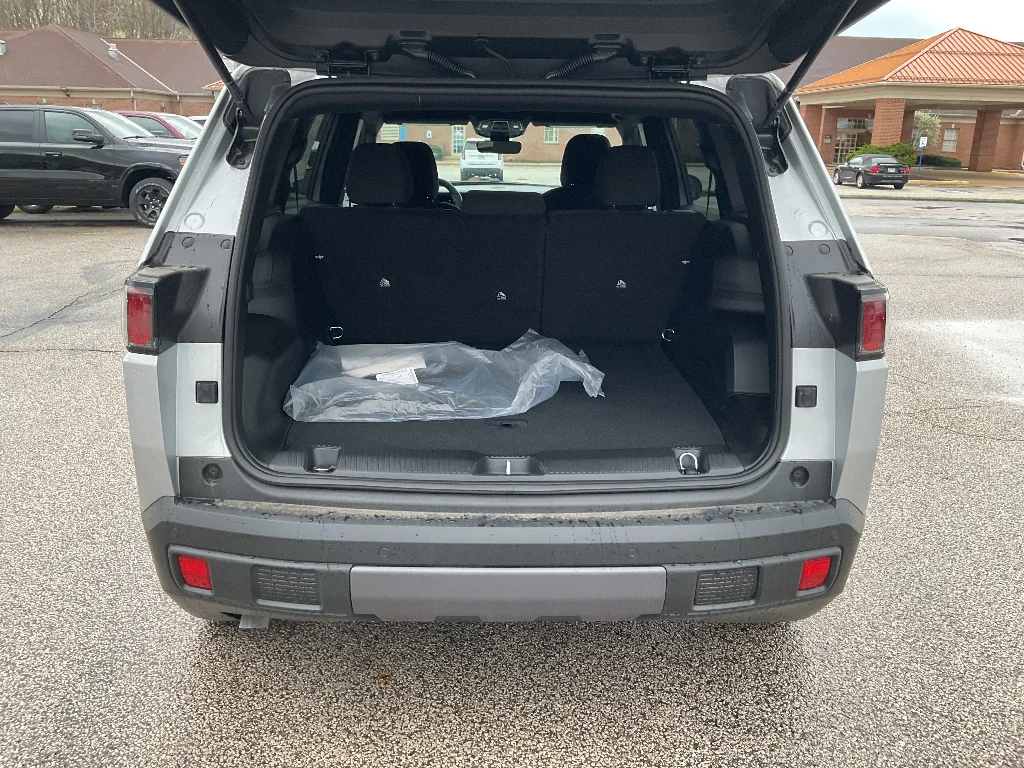 New 2026  Jeep Laredo 4x4 image 12