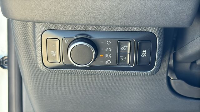 Used 2025 White Ford Premium image 20