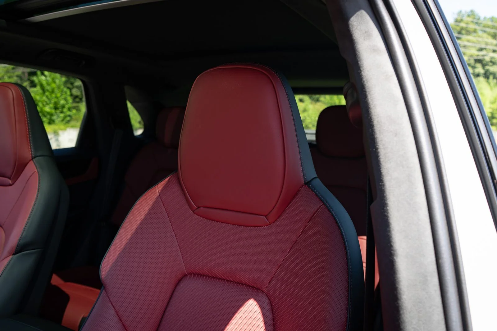 Used 2023  Porsche GTS image 34