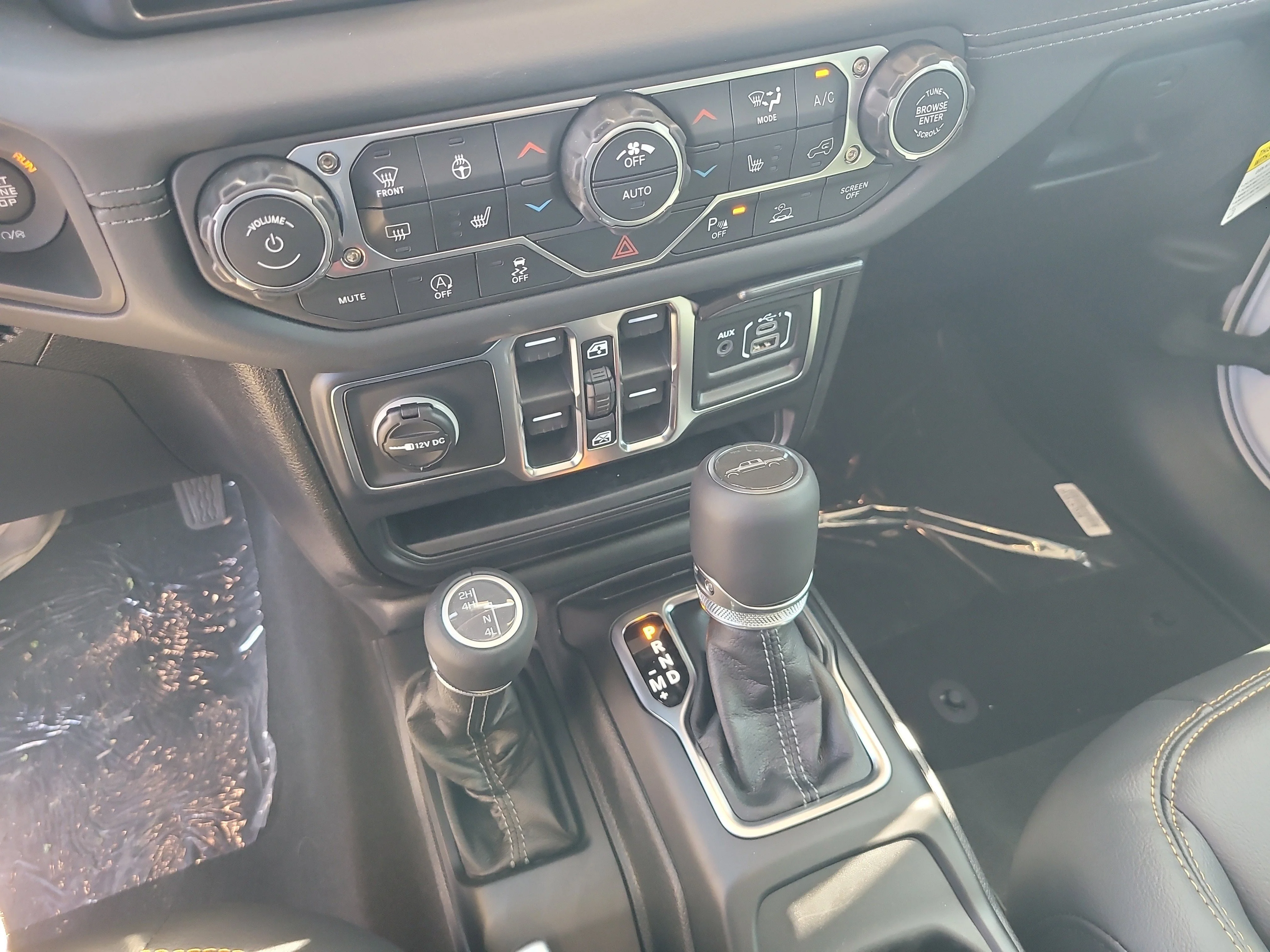 New 2026 Bright White Clearcoat Jeep Sahara image 18