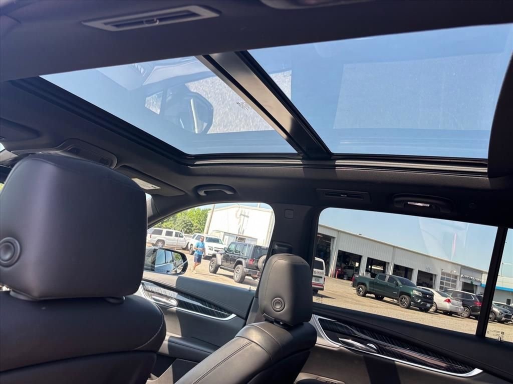 Used 2023 Green Cadillac Premium Luxury image 7