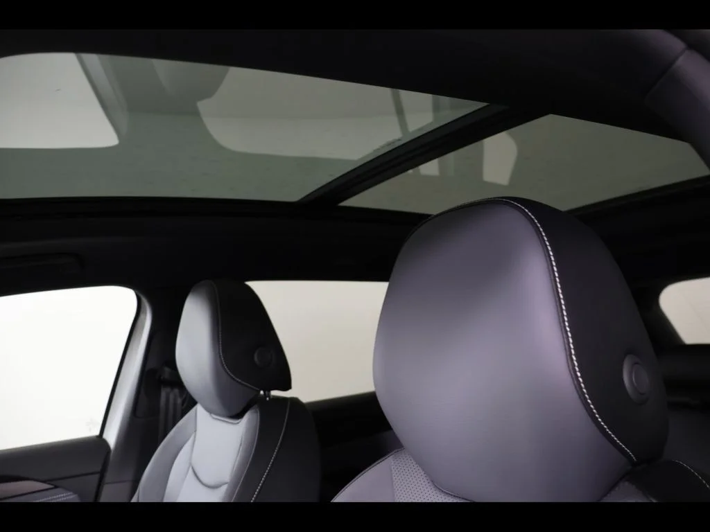 New 2026 White/off-white Volkswagen 2.0T SE R-Line Black image 13