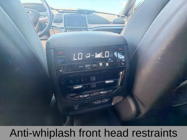 Used 2021 Silver Jeep Summit image 33