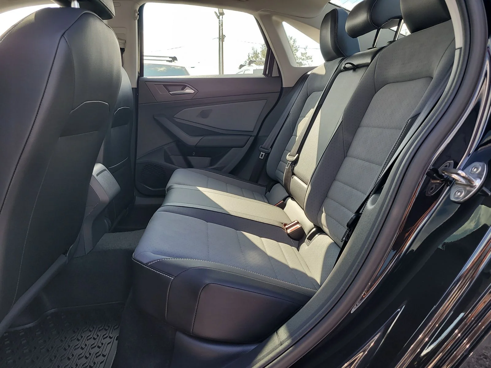 New 2026 Deep Black Pearl Volkswagen 1.5T SE image 12