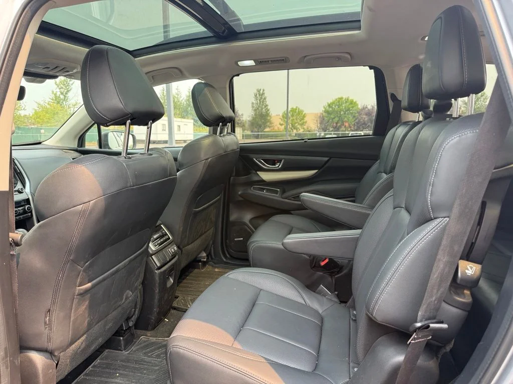 Used 2022 Ice Silver Metallic Subaru Limited image 19