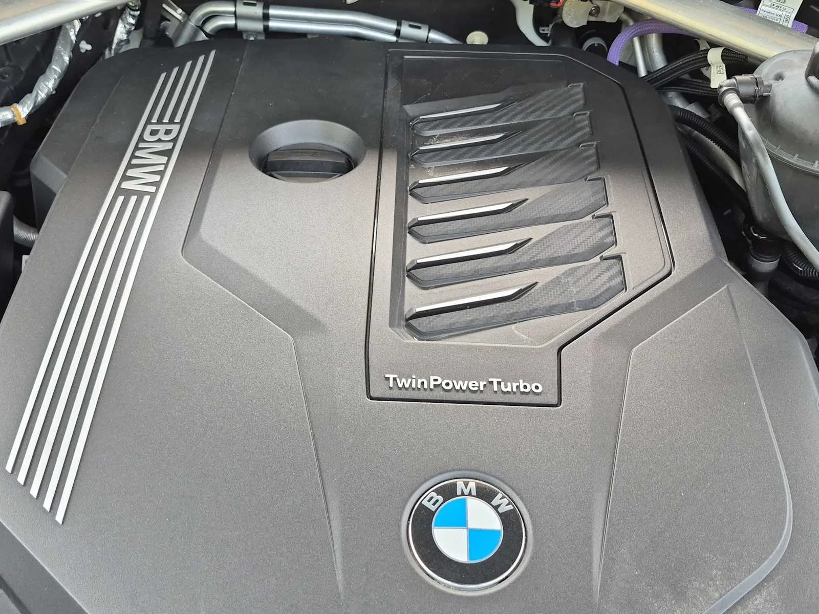 Used 2022 Alpine White BMW sDrive40i image 14