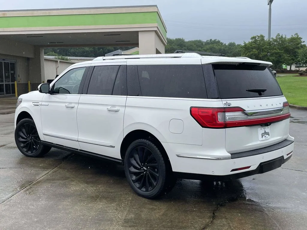 Used 2020 White Lincoln Reserve image 5