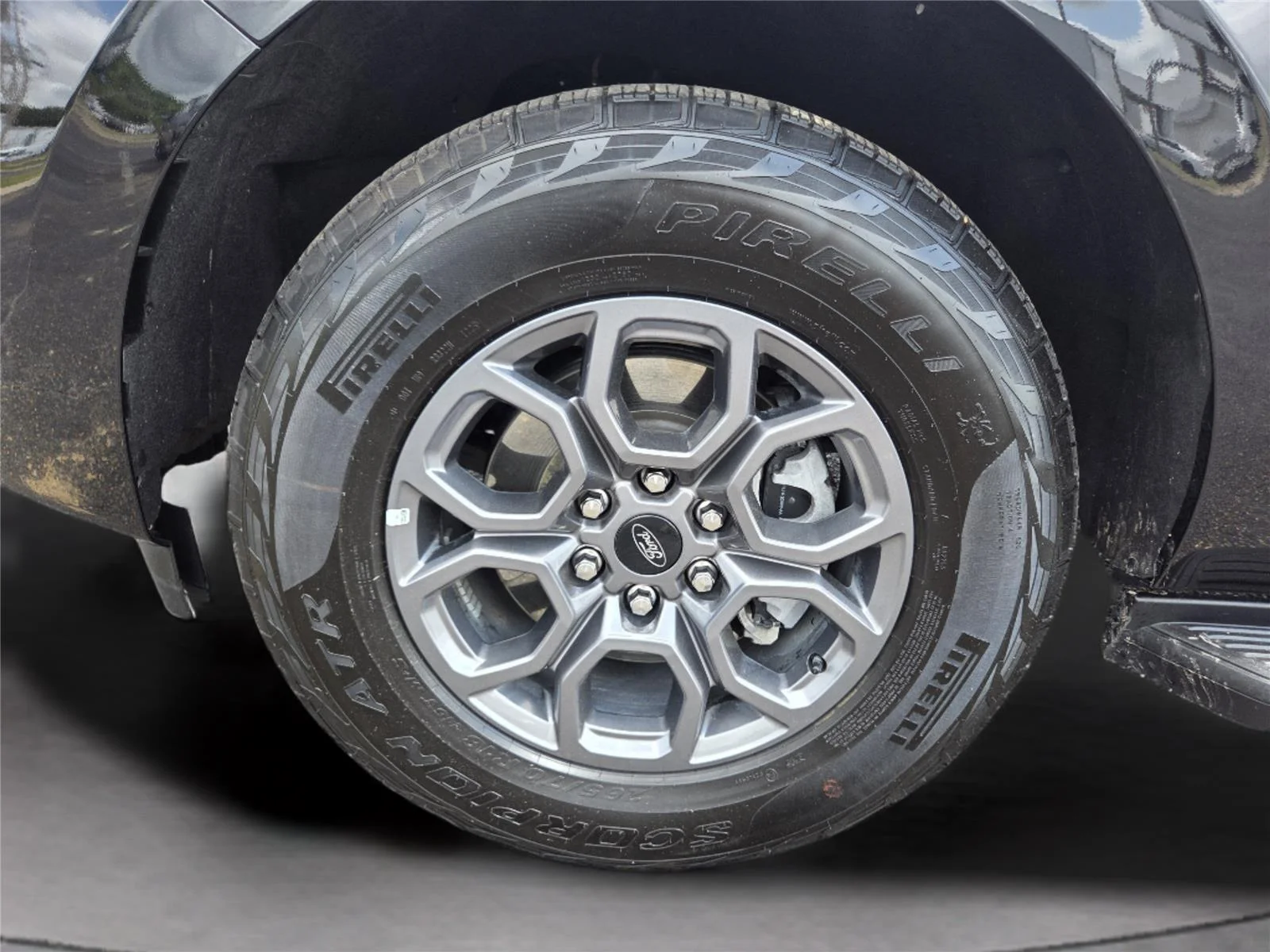 Used 2025 Agate Black Ford Active image 33