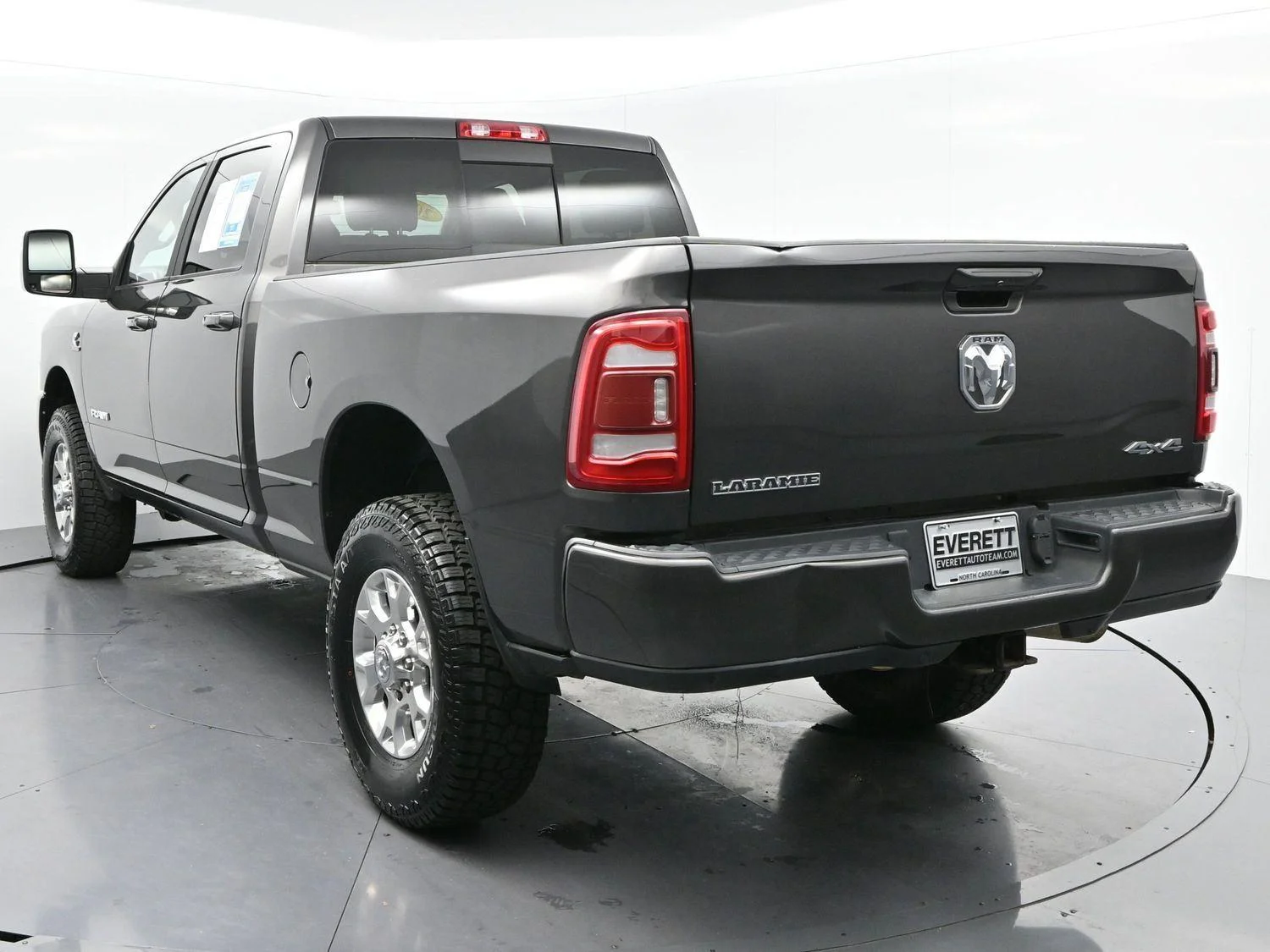 Used 2024 Granite Crystal Metallic Clearcoat Ram Laramie image 6