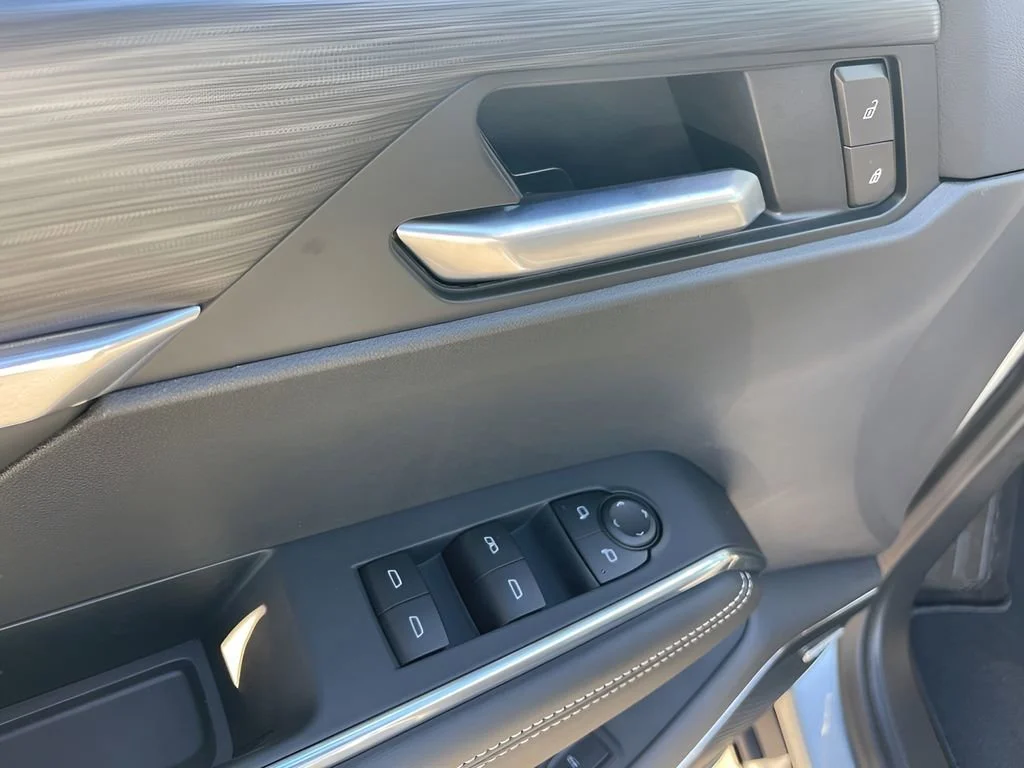 New 2026 Sterling Metallic GMC Elevation image 10
