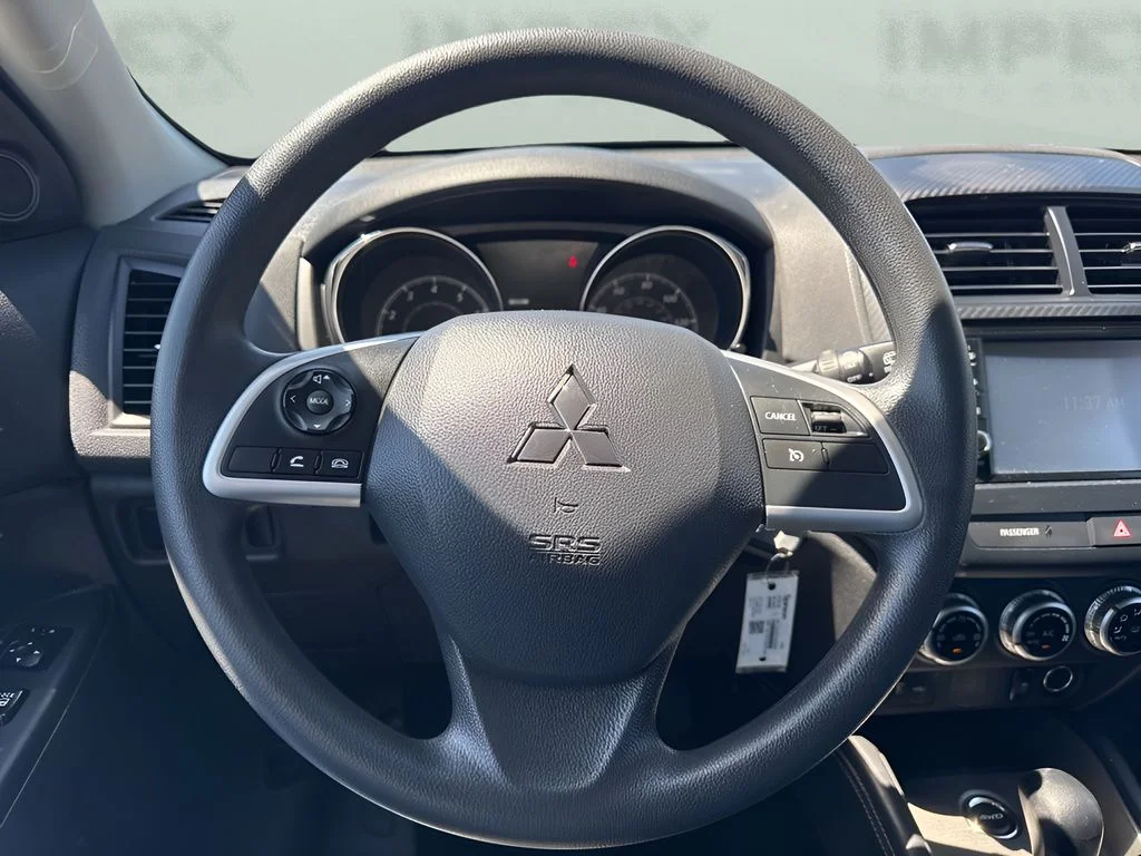 Used 2023 Silver Mitsubishi 2.0 ES image 12