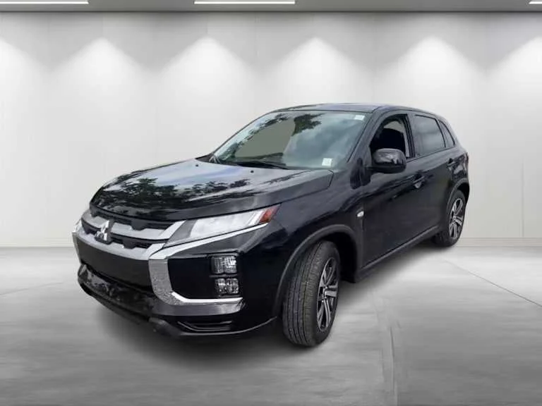 New 2027 Labrador Black Pearl Mitsubishi ES image 8