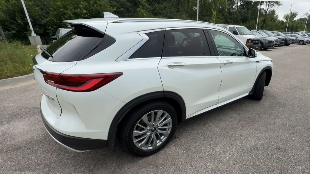Certified Used 2023 Radiant White INFINITI LUXE image 8