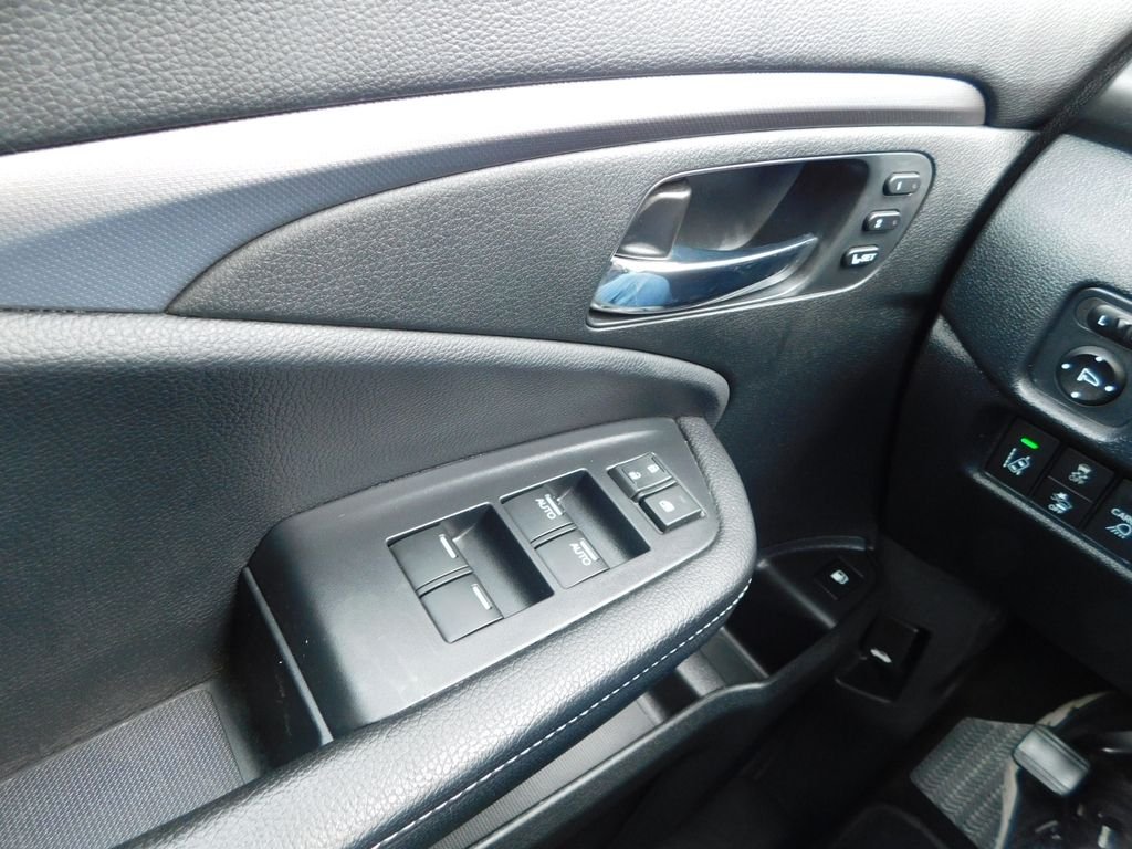 Used 2025 White Honda RTL image 30