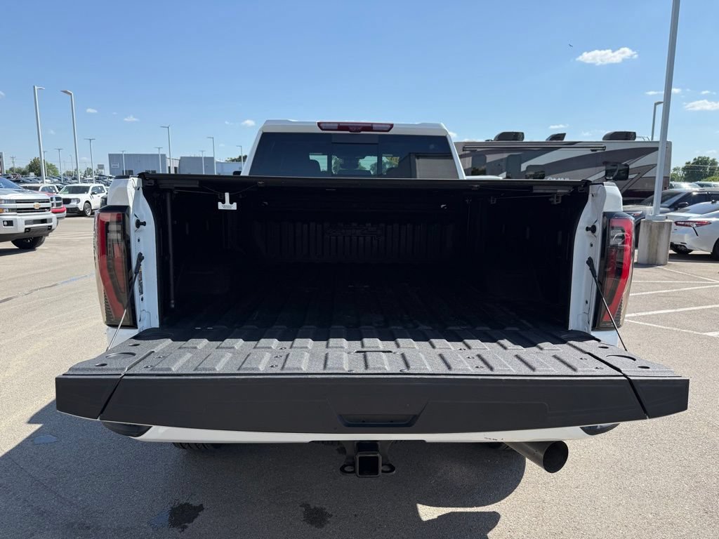 Used 2024 Summit White GMC AT4 image 38
