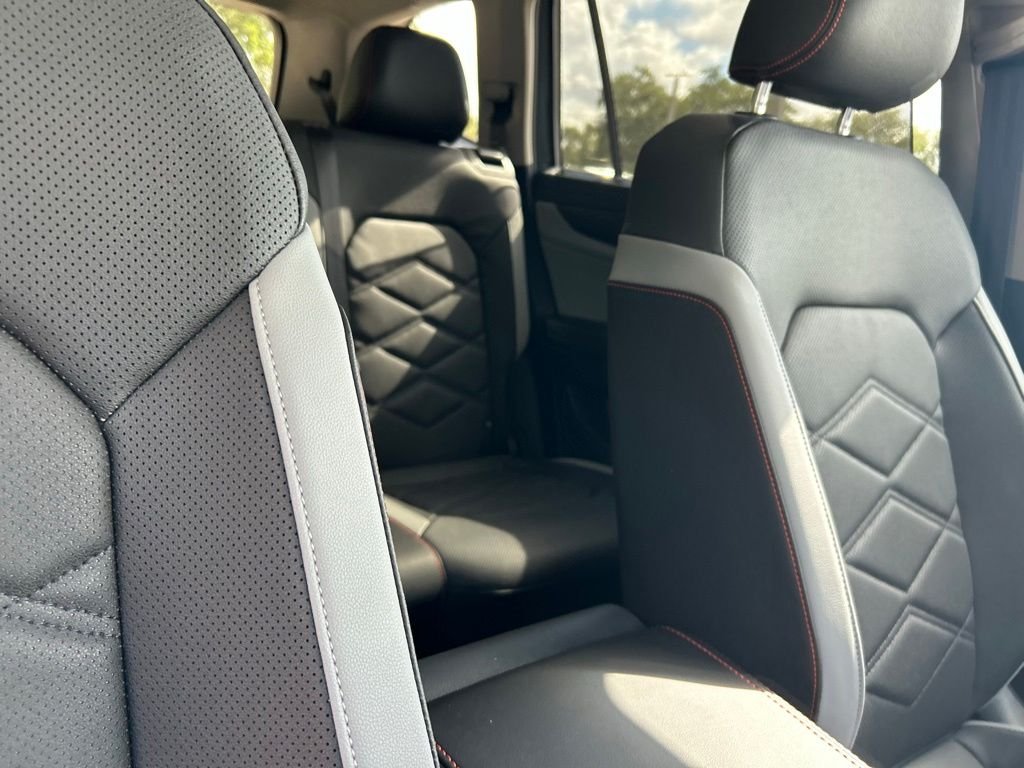 New 2026 Gray Volkswagen 2.0T Peak Edition image 40