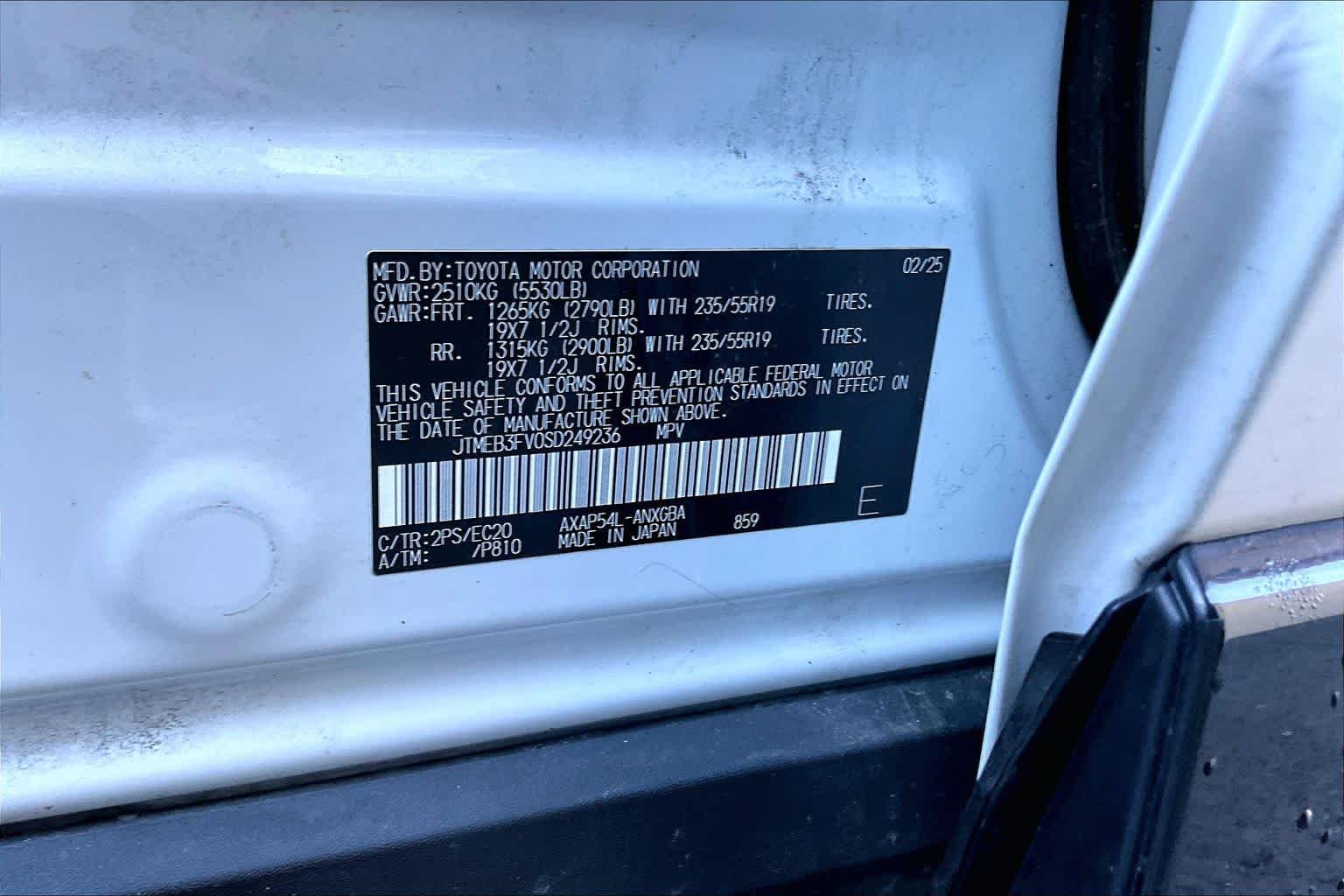 Used 2025 Wind Chill Pearl/Midnight Black Metallic Toyota XSE image 34
