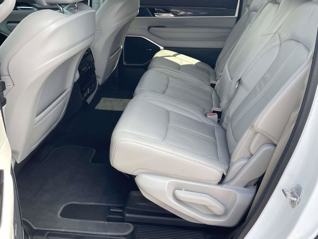 Used 2022 White Jeep Series II image 10