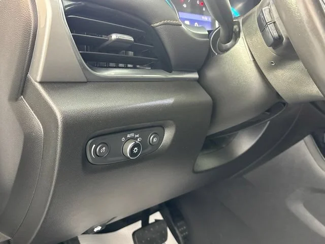 Used 2020 SILVER ICE METALLIC Chevrolet LT Leather image 19
