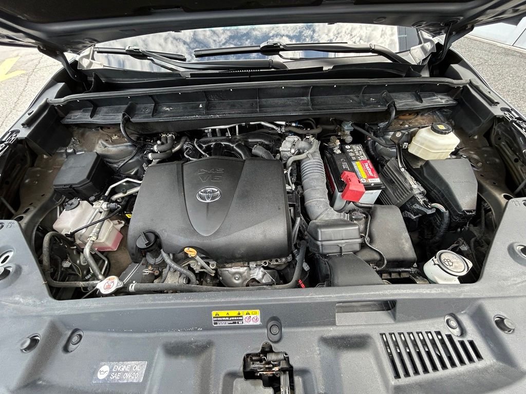 Used 2022 Moon Dust Toyota XLE image 37
