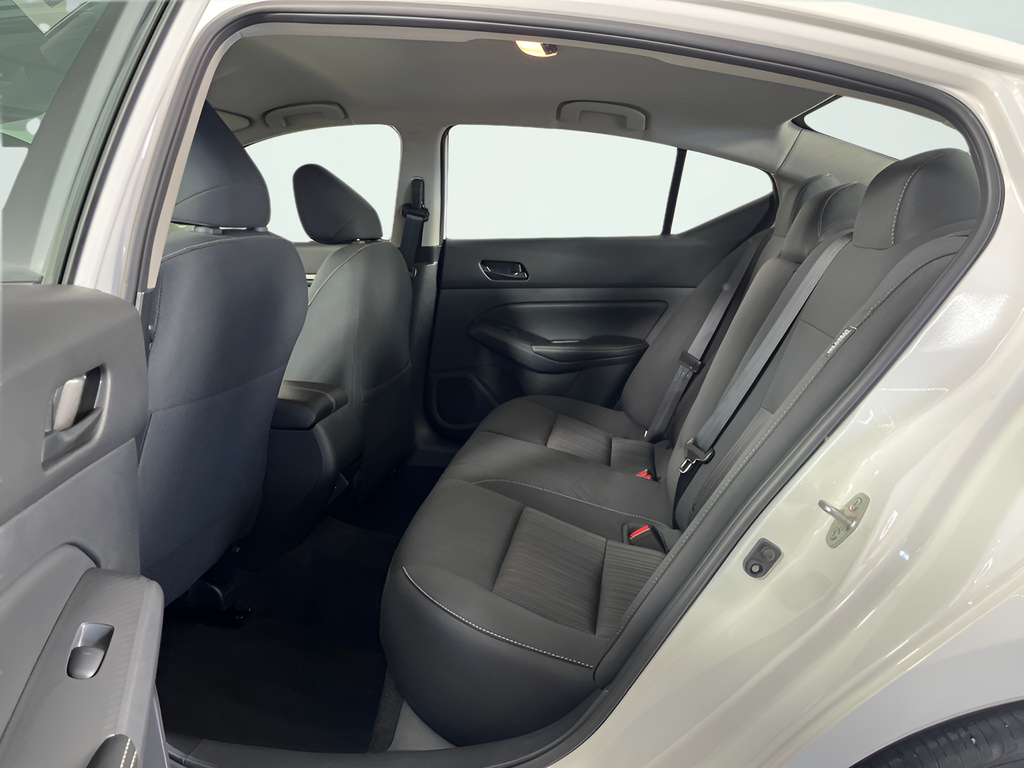 Used 2025 Glacier White Nissan 2.5 SV image 12