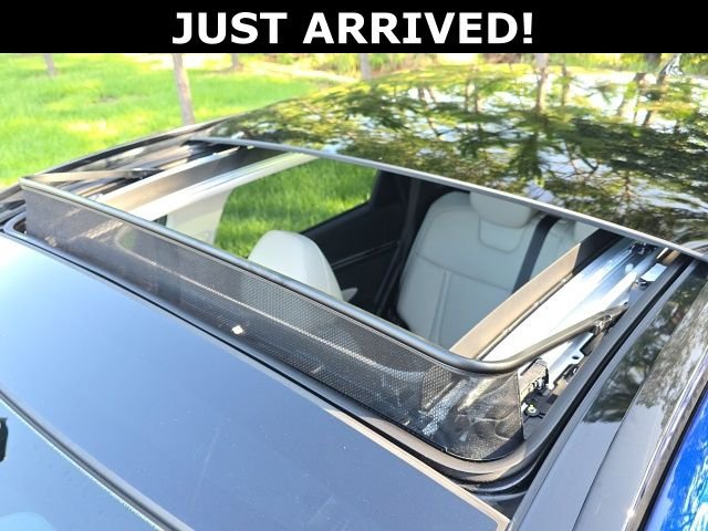 Used 2023 Blue Hyundai Limited image 5