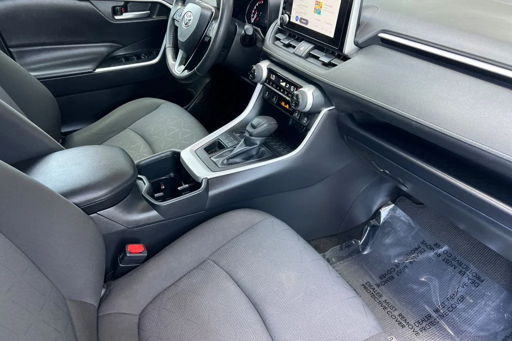 Used 2025 White Toyota XLE image 20