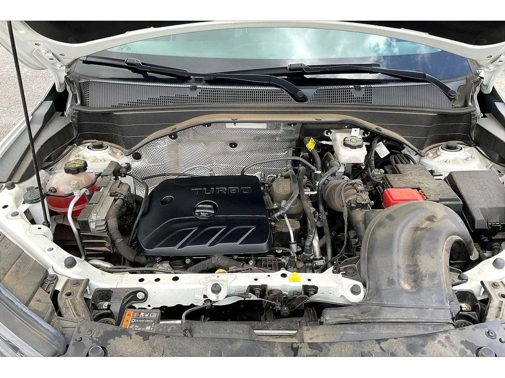 Used 2023 Summit White Chevrolet LT image 8