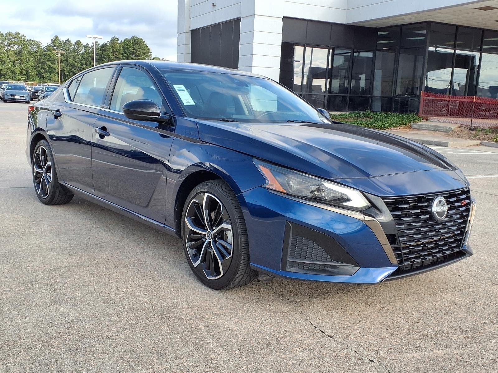 2024 Nissan Altima 2.5 SR Blue at Robbins Nissan