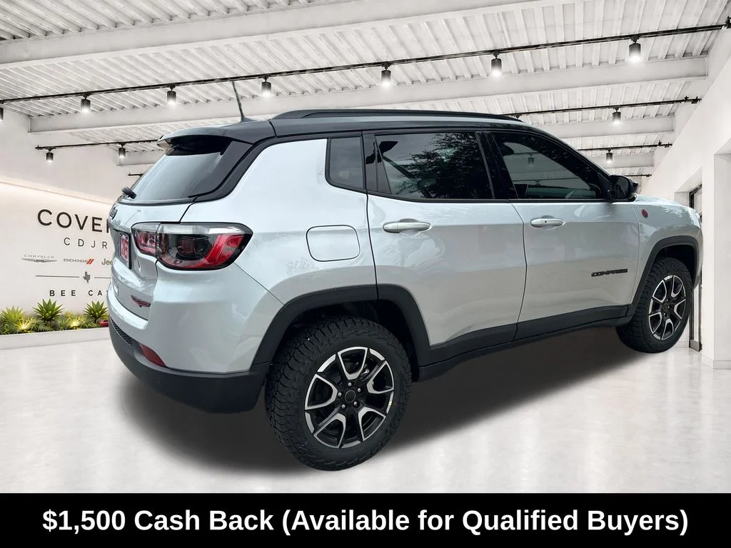 New 2026 Silver Zynith Metallic Clear-Coat Exterior Paint Jeep Trailhawk image 10