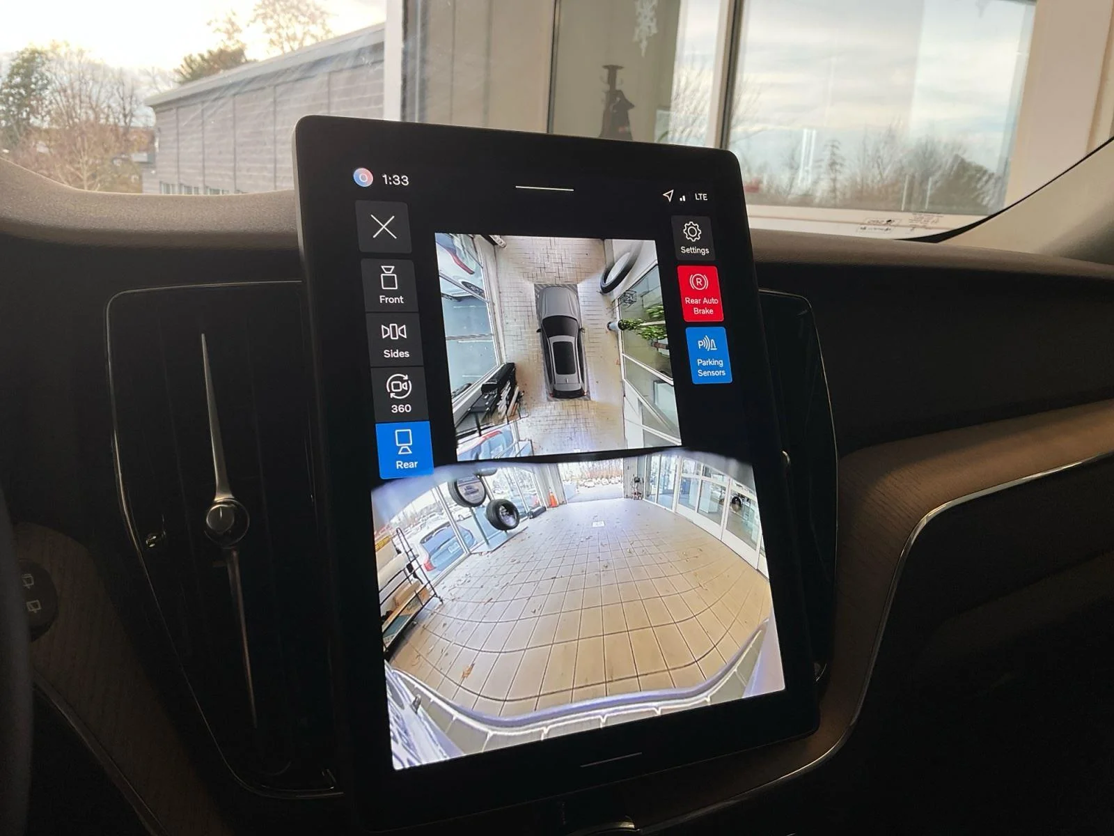 2026 Volvo XC60 Plus - Photo 27