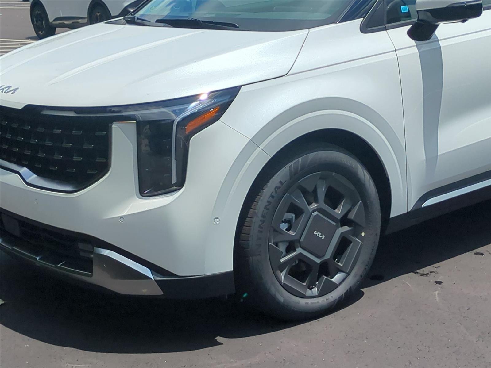 New 2026 Snow White Pearl Kia SX image 9