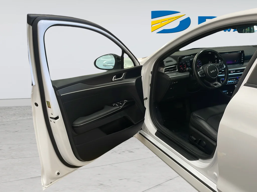 Used 2023 White Kia GT-Line image 34