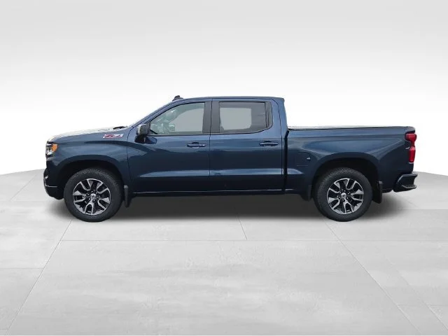 Used 2022 NORTHSKY BLUE METALLIC Chevrolet RST image 2