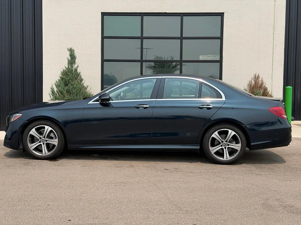 Used 2018 Blue Mercedes-Benz E 300 image 2