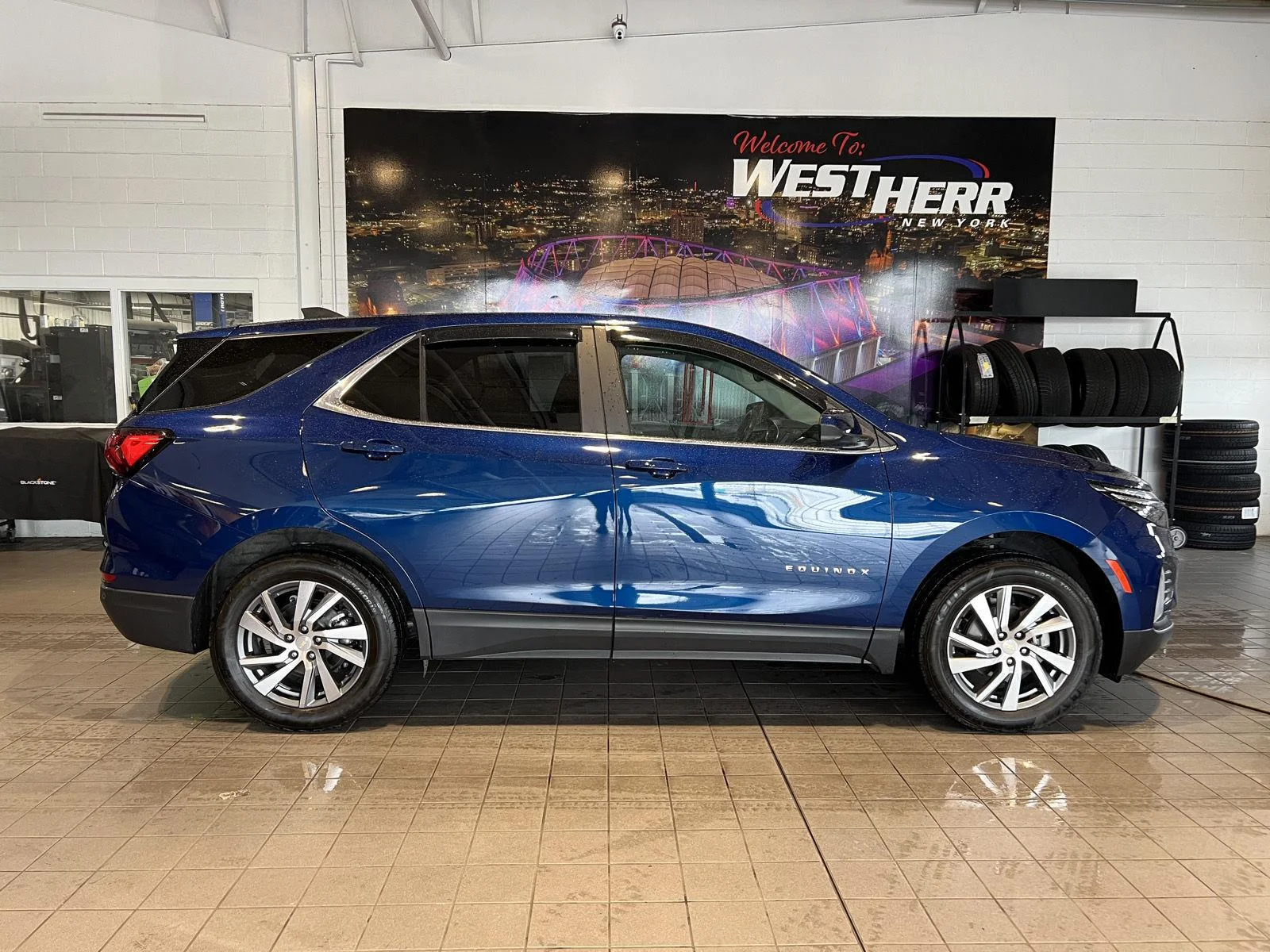 Used 2022 BLUE GLOW METALLIC Chevrolet LT image 7