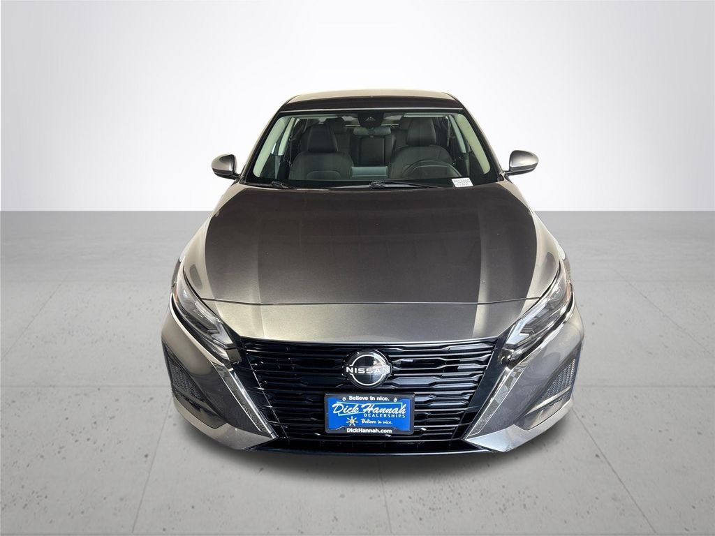 Used 2023 Gray Nissan 2.5 SV image 3