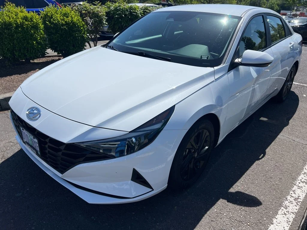 2021 Hyundai Elantra 1.6 HEV Blue's photo