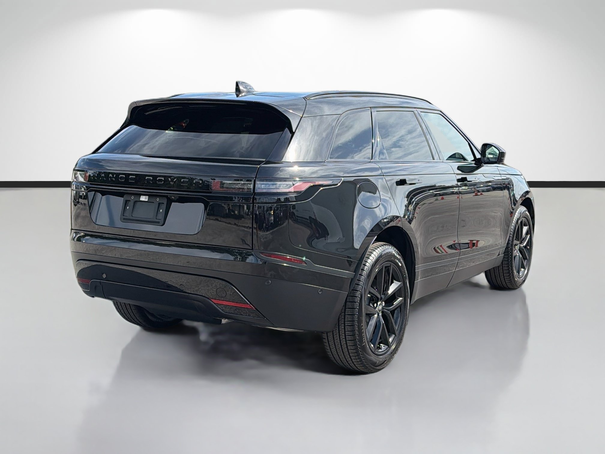 New 2026 Santorini Black Land Rover S image 5