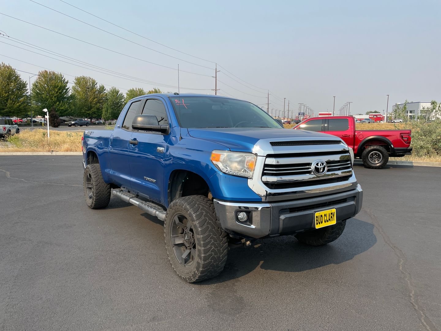 Used 2016 Blue Toyota SR5 image 1